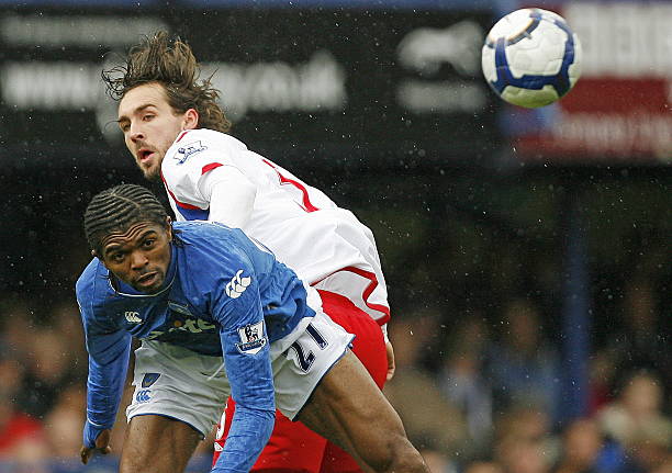 他再度陷入 他再度陷入